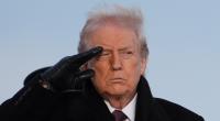 Donald Trump sorgt mit merkwürdiger Geste für Spekulationen.