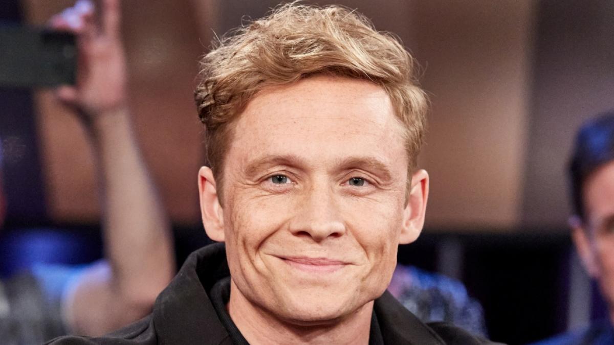 Matthias Schweigh&ouml;fer vor der Aufzeichnung der "NDR Talk Show". (Foto)
