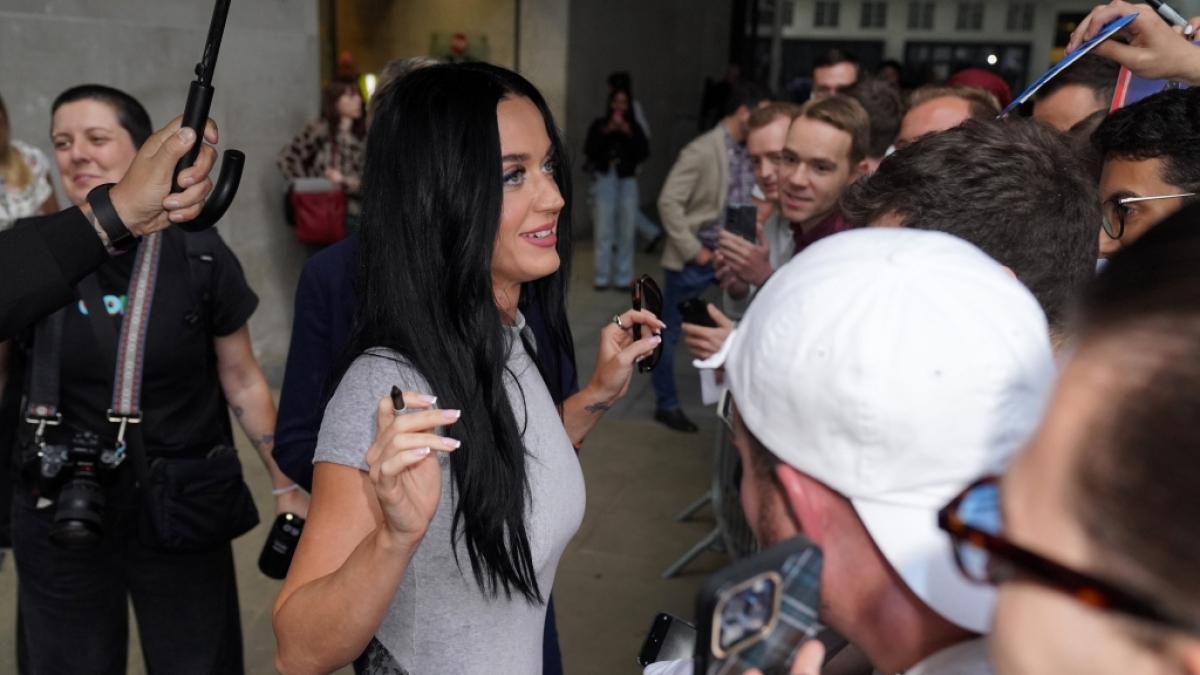 Katy Perry macht mit Bikini-Fotos Lust auf ihren neuen Song "Lifetimes". (Foto)