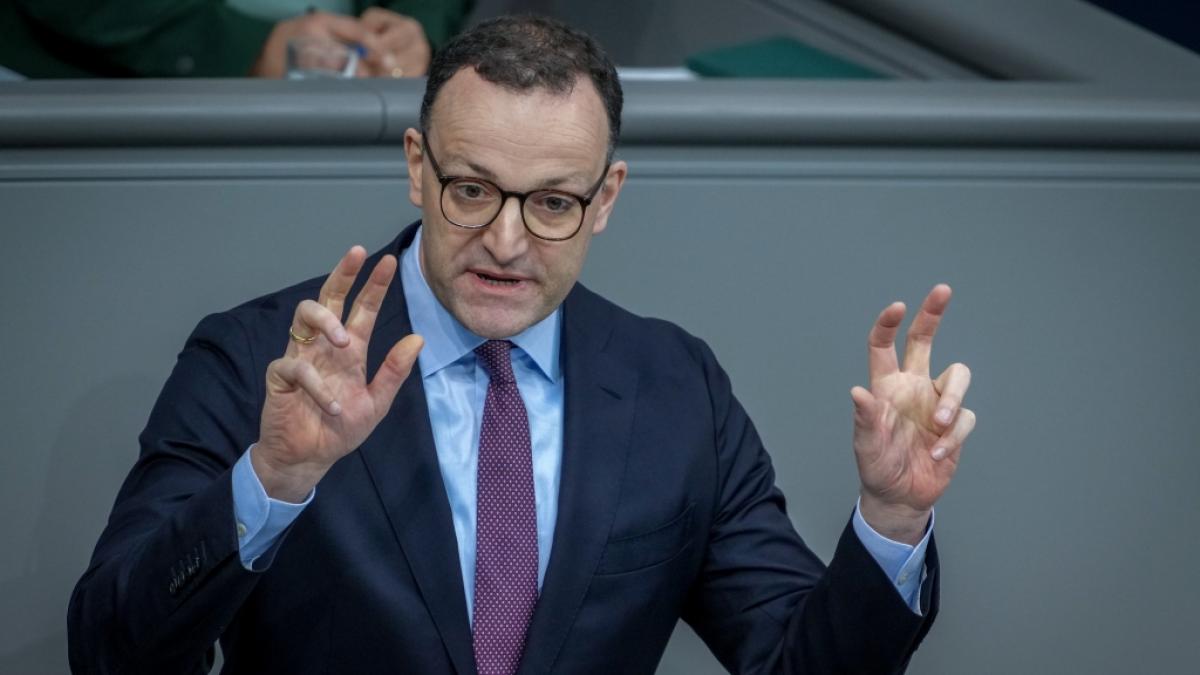 Jens Spahn sorgt mit seiner Auffassung von Donald Trump bei "Maybrit Illner" f&uuml;r viel Furore. (Foto)