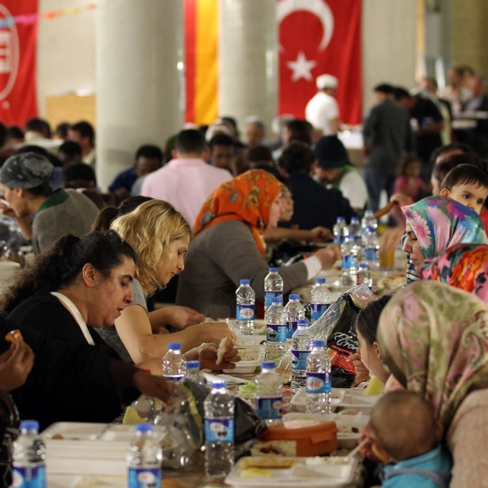 Joachim Gauck beim Iftar-Essen in Berlin! Bedeutung des Id al-Fitr