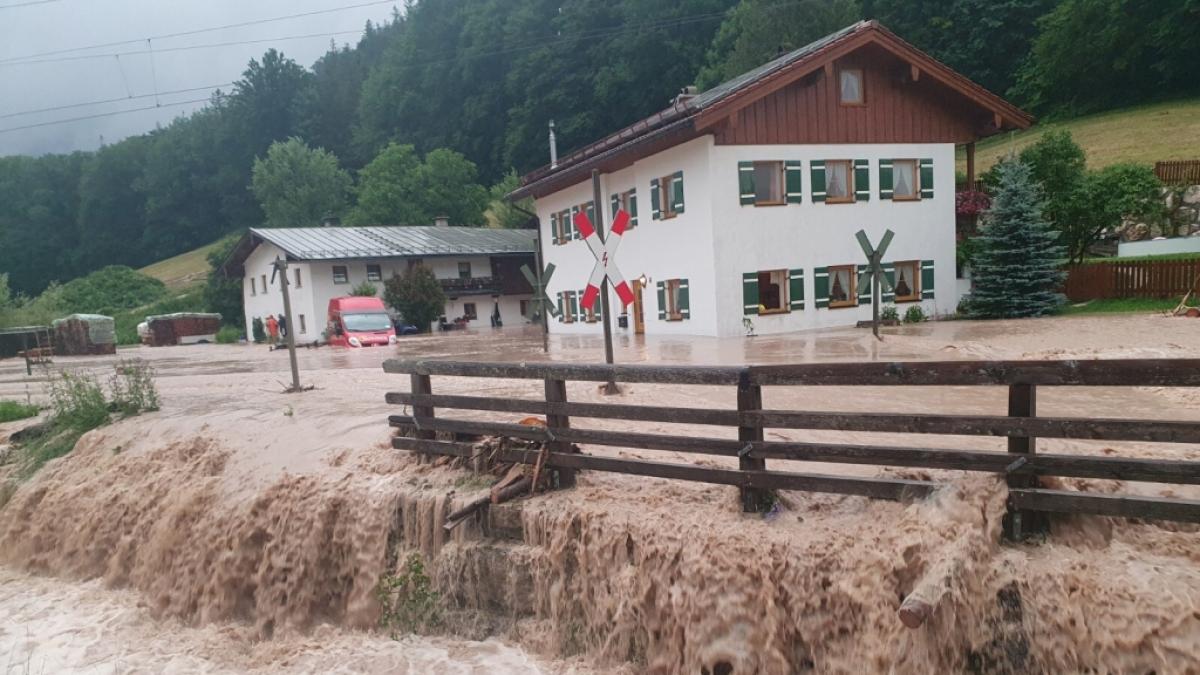 Das Berchtesgadener Land hat nach starkem Regen wegen Hochwassers den Katastrophenfall ausgerufen. (Foto)