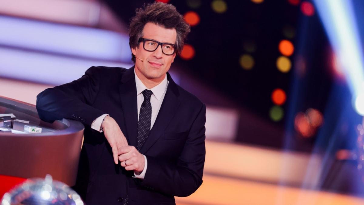 Nach einem positiven Coronatest muss Daniel Hartwich notgedrungen als "Let's Dance"-Moderator pausieren. (Foto)