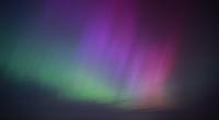 Ein extremer Sonnensturm ließ am Wochenende über ganz Deutschland Polarlichter über den Nachthimmel tanzen.