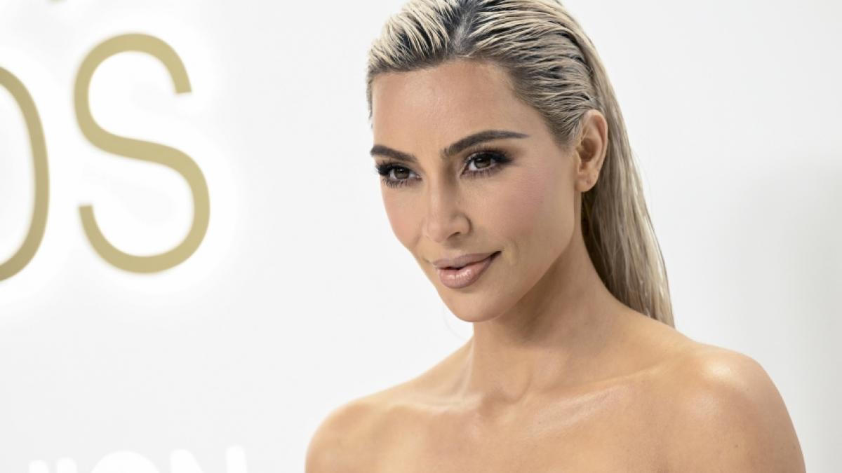 Eine K&auml;ltewelle ist bei Kim Kardashian nicht zu beobachten. (Foto)
