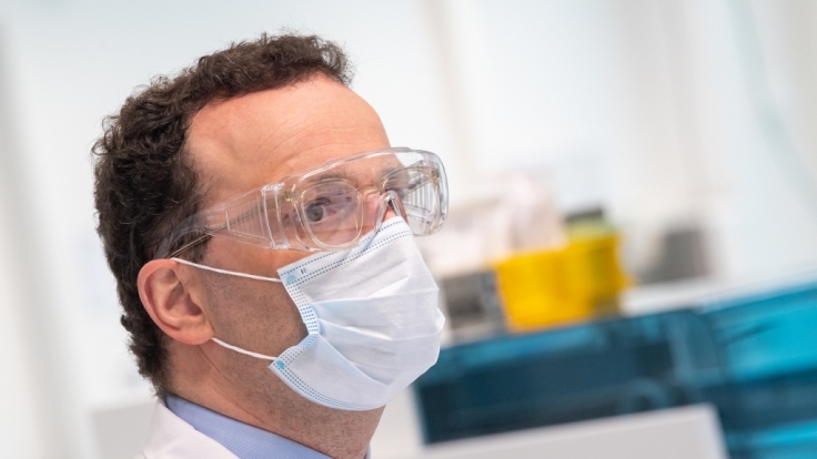 Jens Spahn plant die Einführung eines Coronaausweises.