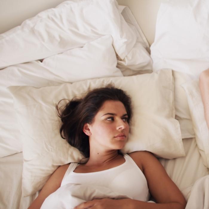 Das ist der Grund, warum Frauen schlechter schlafen als Männer