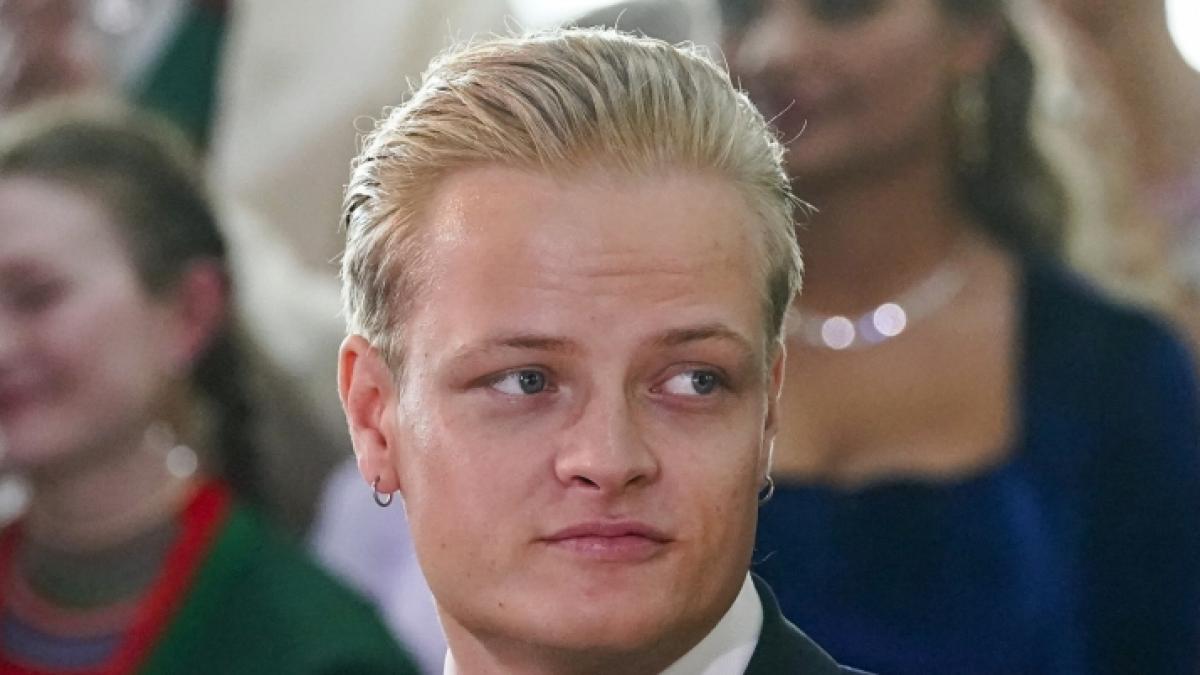 Um bei der Beisetzung von K&ouml;nig Harald V. dabei sein zu k&ouml;nnen, hat&nbsp;Marius Borg H&oslash;iby (29) eine Sondergenehmigung der Polizei erhalten. (Foto)