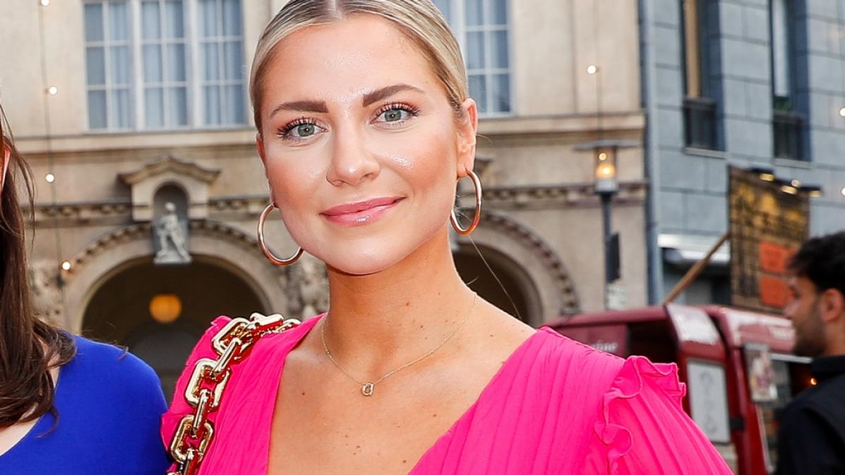 Valentina Pahde kann auch &uuml;ber sich selbst lachen. (Foto)