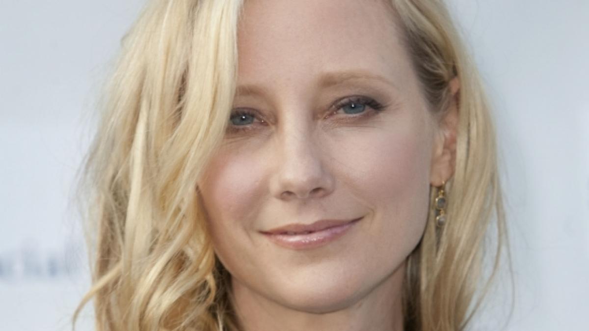 US-Schauspielerin Anne Heche lag nach einem tragischen Unfall tagelang im Koma - nun ist die 53-J&auml;hrige gestorben, nachdem die lebenserhaltenden Maschinen abgestellt wurden. (Foto)