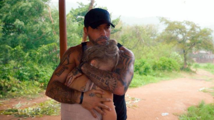 Bachelor in Paradise: Aurelio tröstet Michelle in Episode zwei