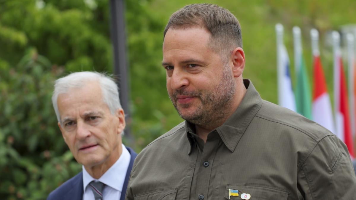 Der Berater des ukrainischen Pr&auml;sidenten, Andriy Yermak, warnt nach russischen Luftangriffen vor einer "nuklearen Katastrophe". (Foto)