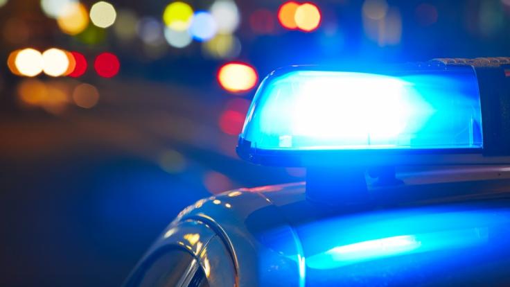 Die Polizei sucht nach dem Mann, der aus einem Auto heraus auf Menschen schoss.