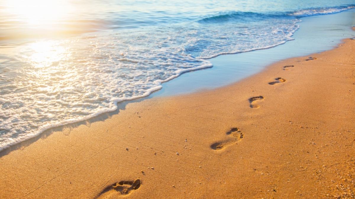 Bei einem entspannten Urlaub am Meer kann man wunderbar die Seele baumeln lassen. (Foto)