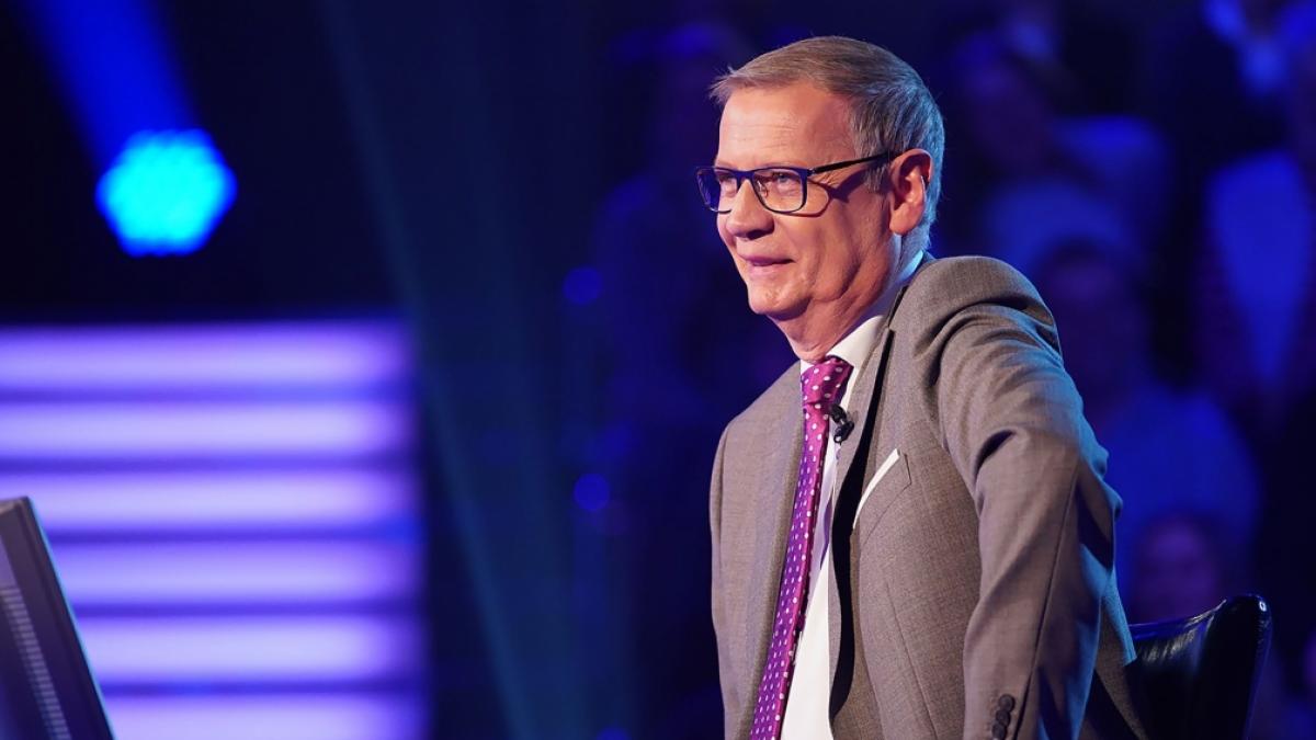 G&uuml;nther Jauch zeigte sich am Montagabend fassungslos, als man den Telefon-Joker nicht als Telefon bekam. (Foto)