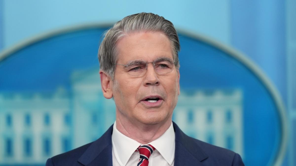 Scott Bessent gibt der Ukraine die Schuld an den gestiegenen Benzinpreisen. (Foto)