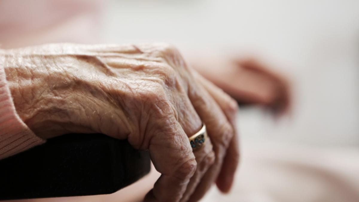 Eine Seniorin wurde in ihrem Haus missbraucht. (Foto)