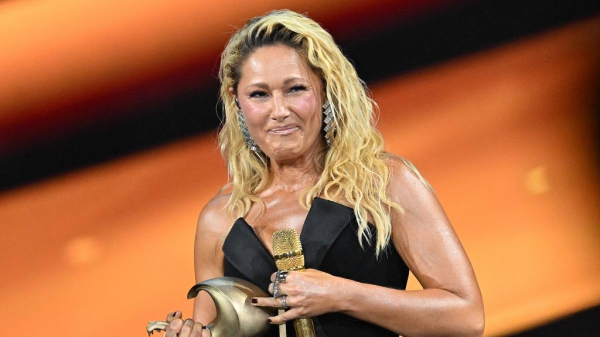 Fans diskutieren &uuml;ber ihre G&auml;steliste in der "Helene Fischer Show". (Foto)