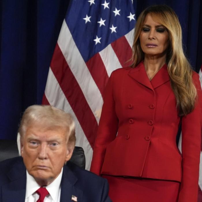Donald Trumps Frau sitzt schon auf gepackten Koffern