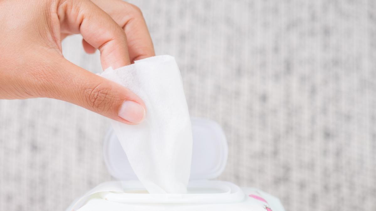 Feuchtes Toilettenpapier, das bei dm verkauft wurde, wird zur&uuml;ckgerufen (Symbolfoto). (Foto)