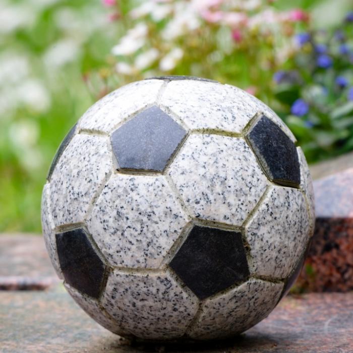 Ehemaliger Fußball-Nationalspieler (40) leblos in seinem Haus aufgefunden