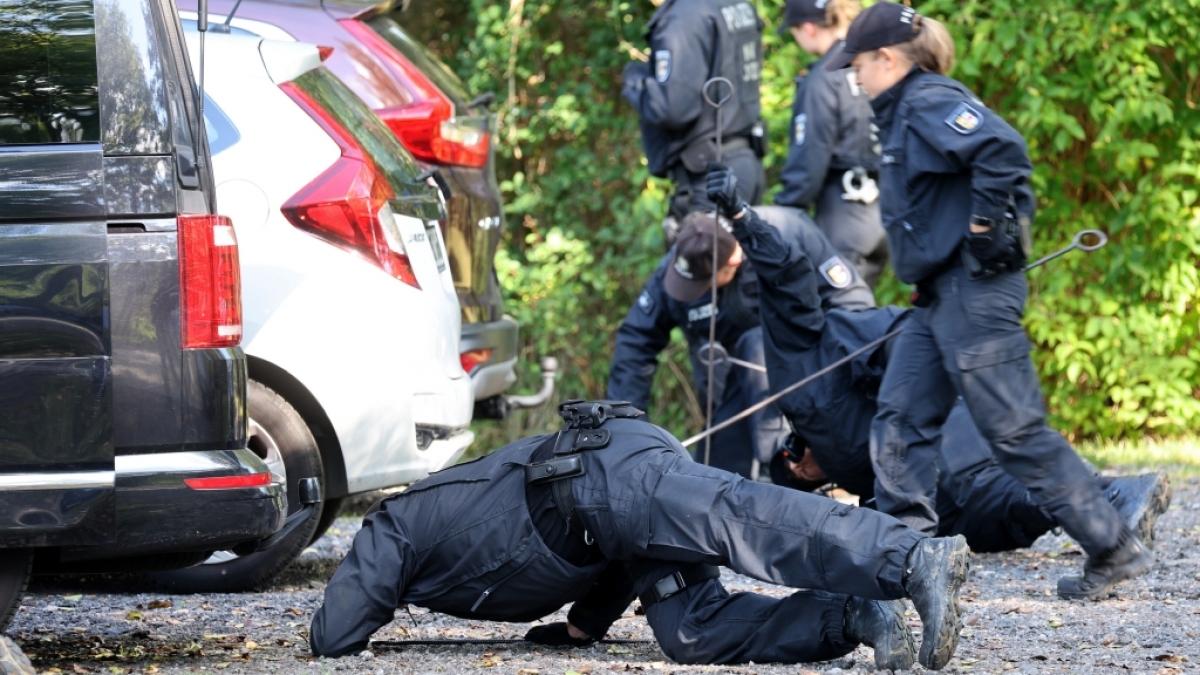 Die Polizei informiert &uuml;ber eine aktuelle Fahndung (Symbolbild). (Foto)
