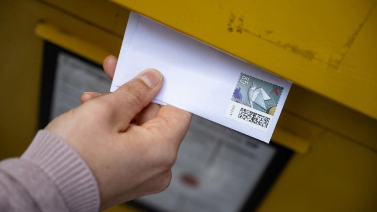 Briefe innerhalb Deutschlands f&uuml;r 85 Cent verschicken ist ab Januar 2025 pass&eacute;, wenn das Briefporto von der Deutschen Post erh&ouml;ht wird. (Foto)