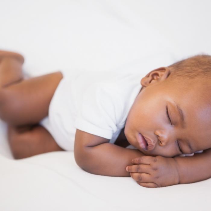 Hirnschaden! Baby-Mädchen (4 Monate) wacht nicht auf - tot