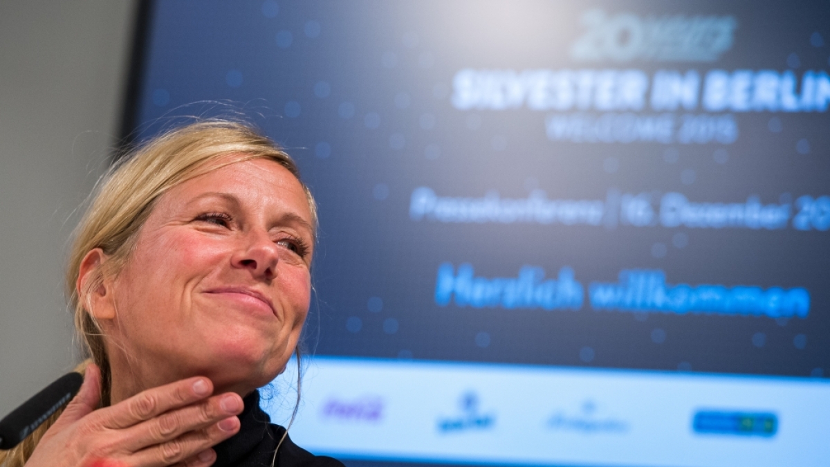 Andrea Kiewel bei einer Pressekonferenz (Foto)