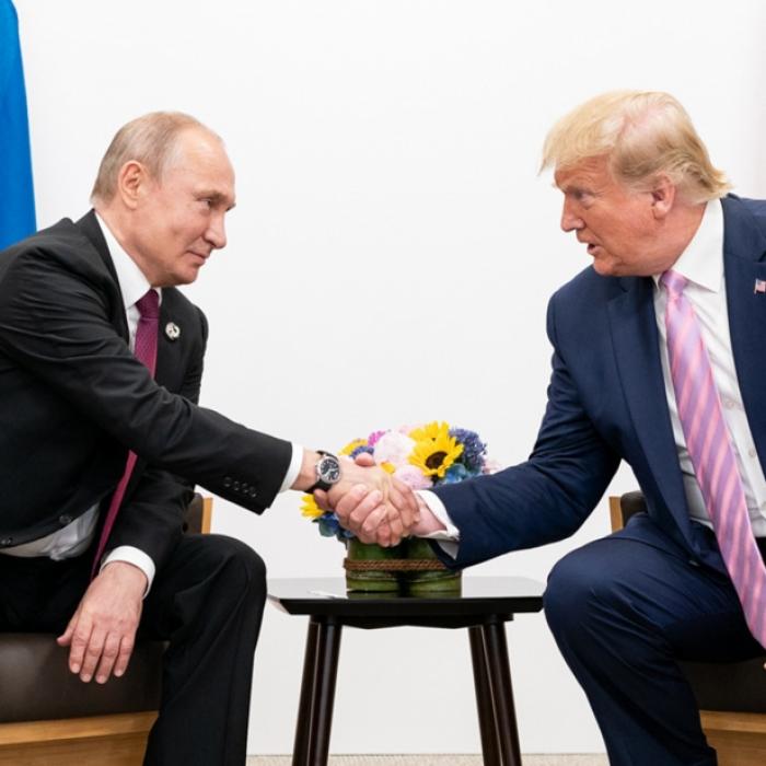 Putin-Gesandte bekommen Trump-Socken geschenkt