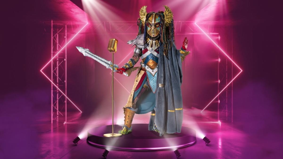 Mysteri&ouml;s und vor Kraft strotzend: Die Heldin will die "The Masked Singer"-B&uuml;hne mit Kampfeslust erobern. (Foto)