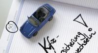 Millionen von Autofahrern in Deutschland sind von den jährlichen Typklassen-Anpassungen bei der Kfz-Versicherung betroffen.