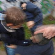 Damit es nicht ernst wird, ist es wichtig seine Grenzen zu kennen und seine Stärke zu kontrollieren. Das lässt sich beim raufen lernen.