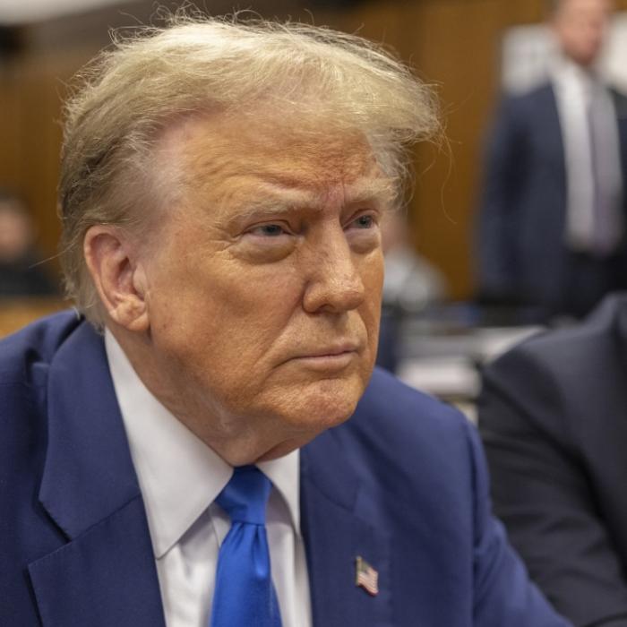 Tränen im Gerichtssaal - Trumps Ex-Vertraute bricht zusammen