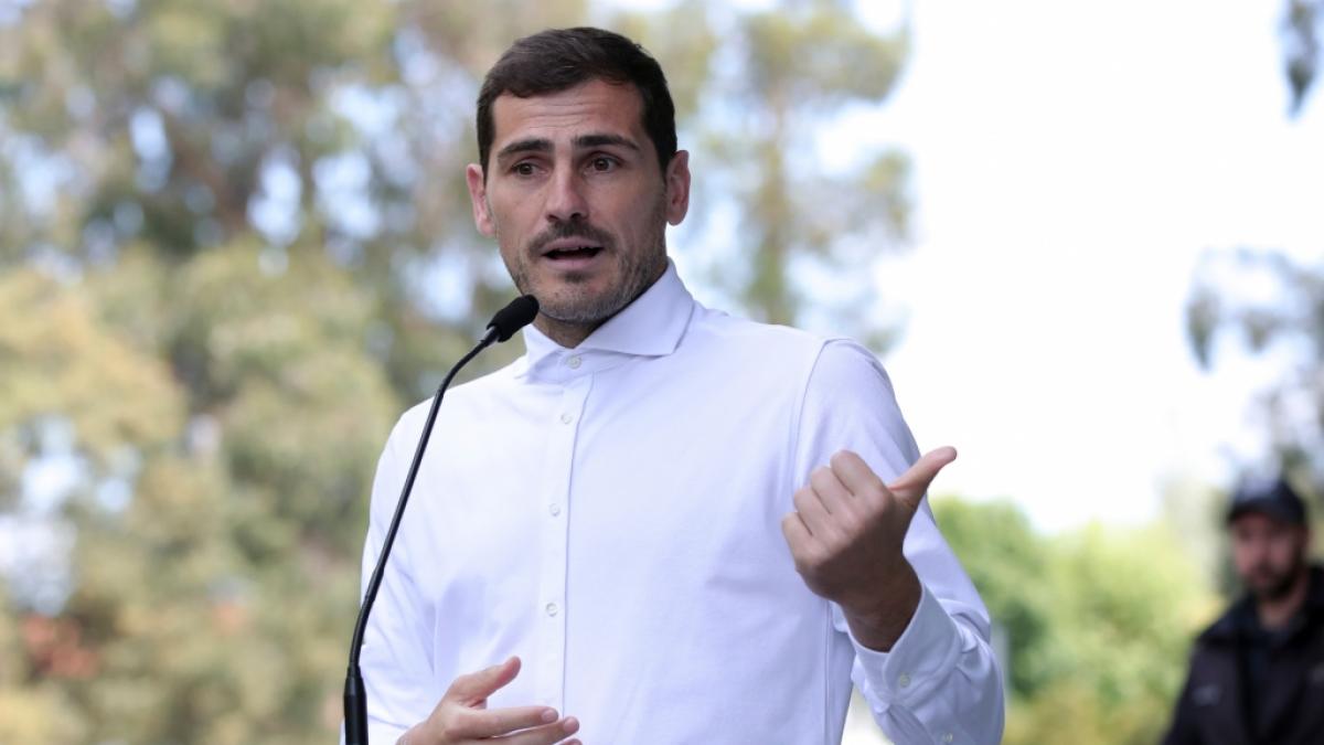 Iker Casillas wurde wegen Verdachts auf einen Herzinfarkt ins Krankenhaus gebracht. Der Ex-Torh&uuml;ter von Real Madrid erlitt bereits vor zwei Jahren einen Herzinfarkt. (Foto)
