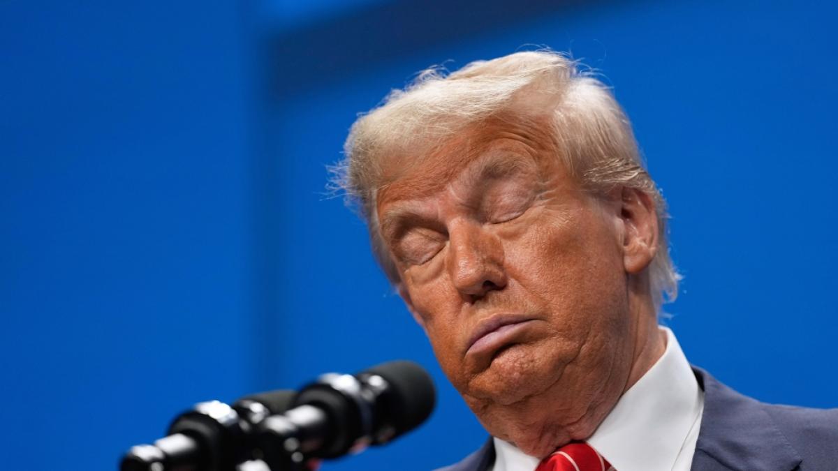 Donald Trump &uuml;berrascht mit einem emotionalen Moment beim Nato-Gipfel. (Foto)
