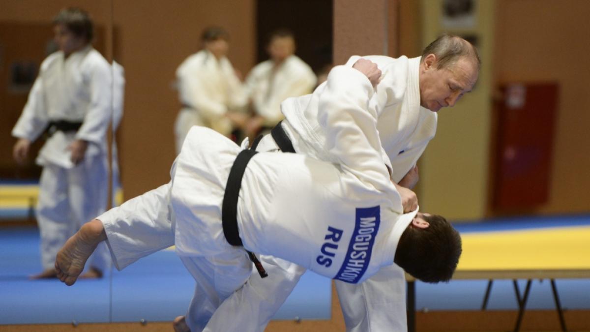 Wladimir Putin nimmt an einem Training des russischen Judo-Nationalteams 2016 in Sotschi teil. (Foto)