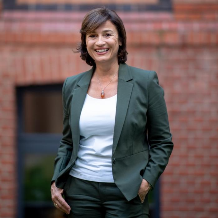 Welche Themen und Gäste präsentierte Sandra Maischberger im Ersten?