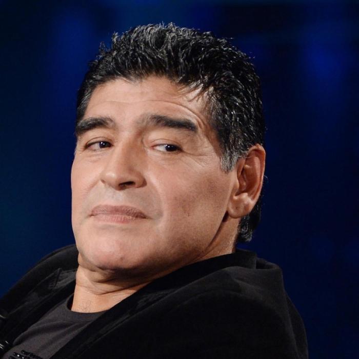 Foto-Skandal! Bestatter macht Selfie mit totem Maradona