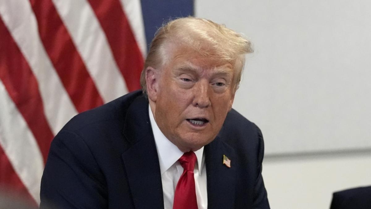 Versteckt Donald Trump seine K&ouml;rperformen geschickt? (Foto)