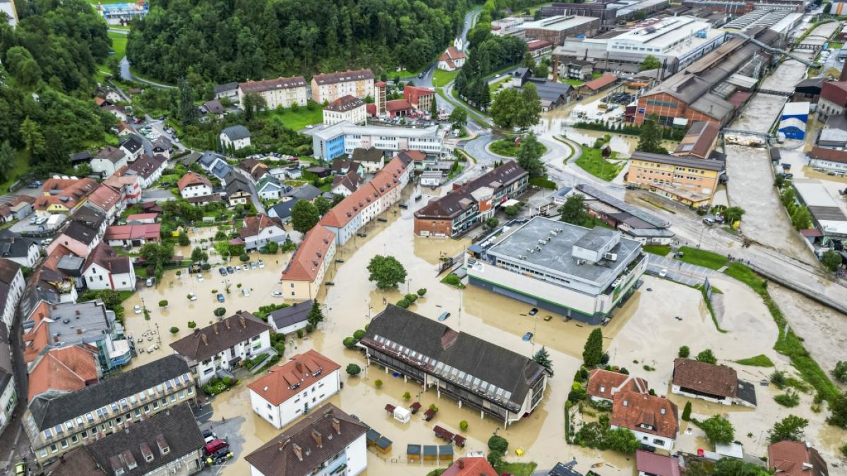 Blick auf ein &uuml;berschwemmtes Gebiet in Ravne na Koroskem, rund 60 Kilometer nord&ouml;stlich von Ljubljana. (Foto)