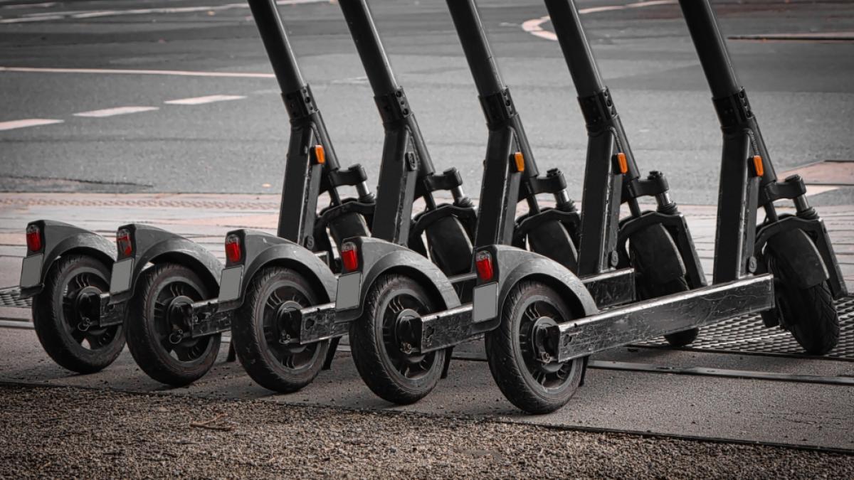 E-Scooter sind beleibt, offenbar fahren auch russische Soldaten mit den Rollern. (Symbolfoto) (Foto)