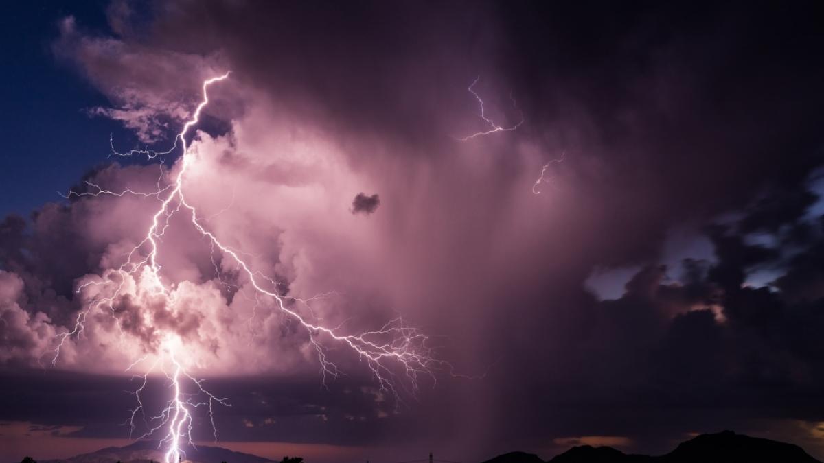 Der Sommer verabschiedet sich mit einem Knall. (Foto)
