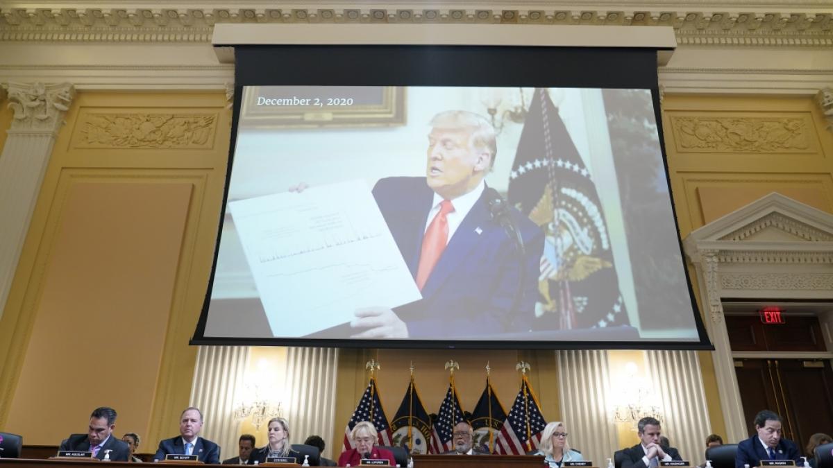 Mehrere Ex-Berater und Vertraute belasten Donald Trump im Untersuchungsausschuss schwer. (Foto)