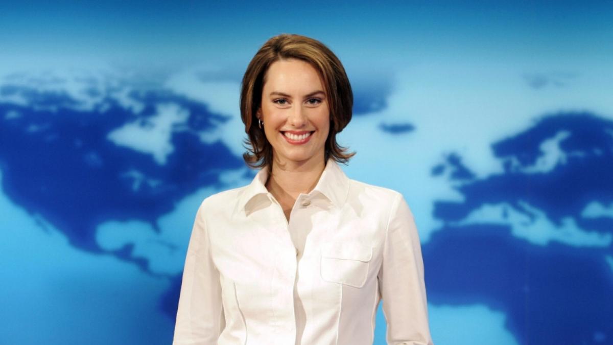 Laura D&uuml;nnwald war mit 26 Jahren die j&uuml;ngste Nachrichtensprecherin der "Tagesschau" (hier im Jahr 2005). (Foto)