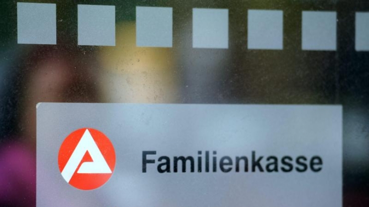 Das Einkommensteuergesetz legt fest, wieviel Kindergeld Eltern von der Familienkasse erhalten.