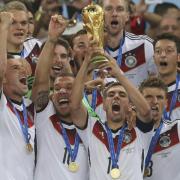 Dieses Bild wird bleiben: Die Weltmeister von Rio mit dem WM-Pokal.