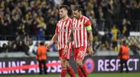Robin Knoche und Christopher Trimmel (r) vom 1. FC Union Berlin gehen nach dem Achtelfinale-Aus vom Platz.