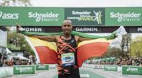 Der Äthiopier Mulugeta Uma hat den Paris-Marathon 2024 gewonnen.