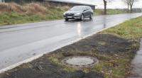 Der Leichnam steckte kopfüber in diesem Kanalschacht.